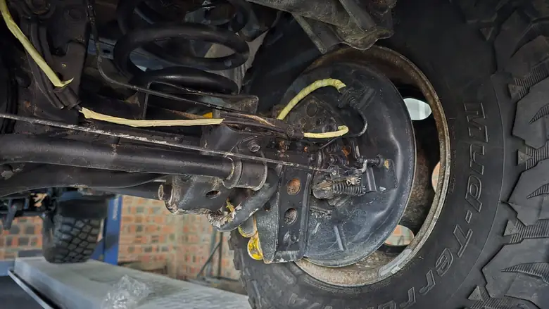 Rear axle and hub before treatment